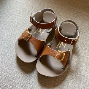 Surfer SunSan Tan Size 8 Toddler